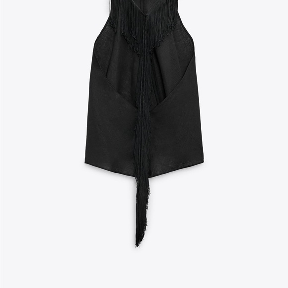 Zara Black LINEN FRINGE HALTER TOP
NWT Size Medium - Picture 6 of 8